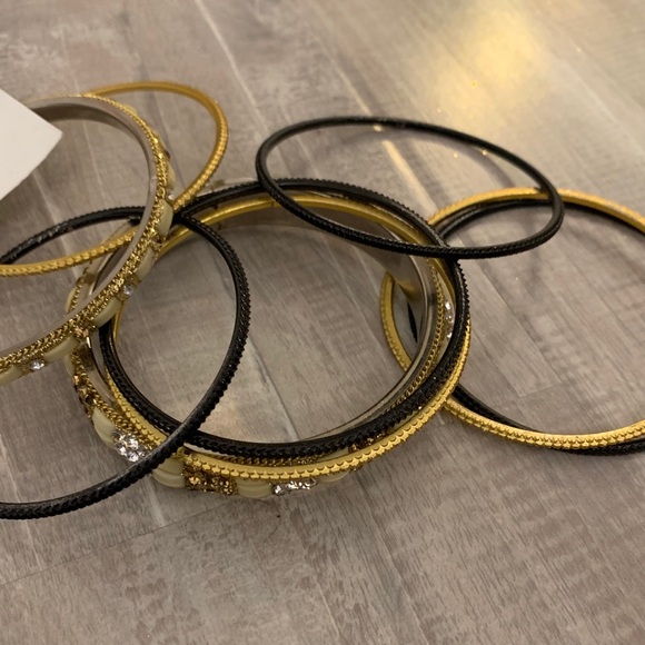 Women’s Bangles - Picture 4 of 5
